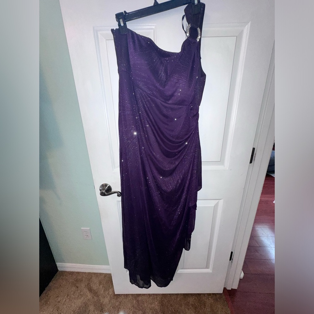 R&M Richards Gown one shoulder Size 18